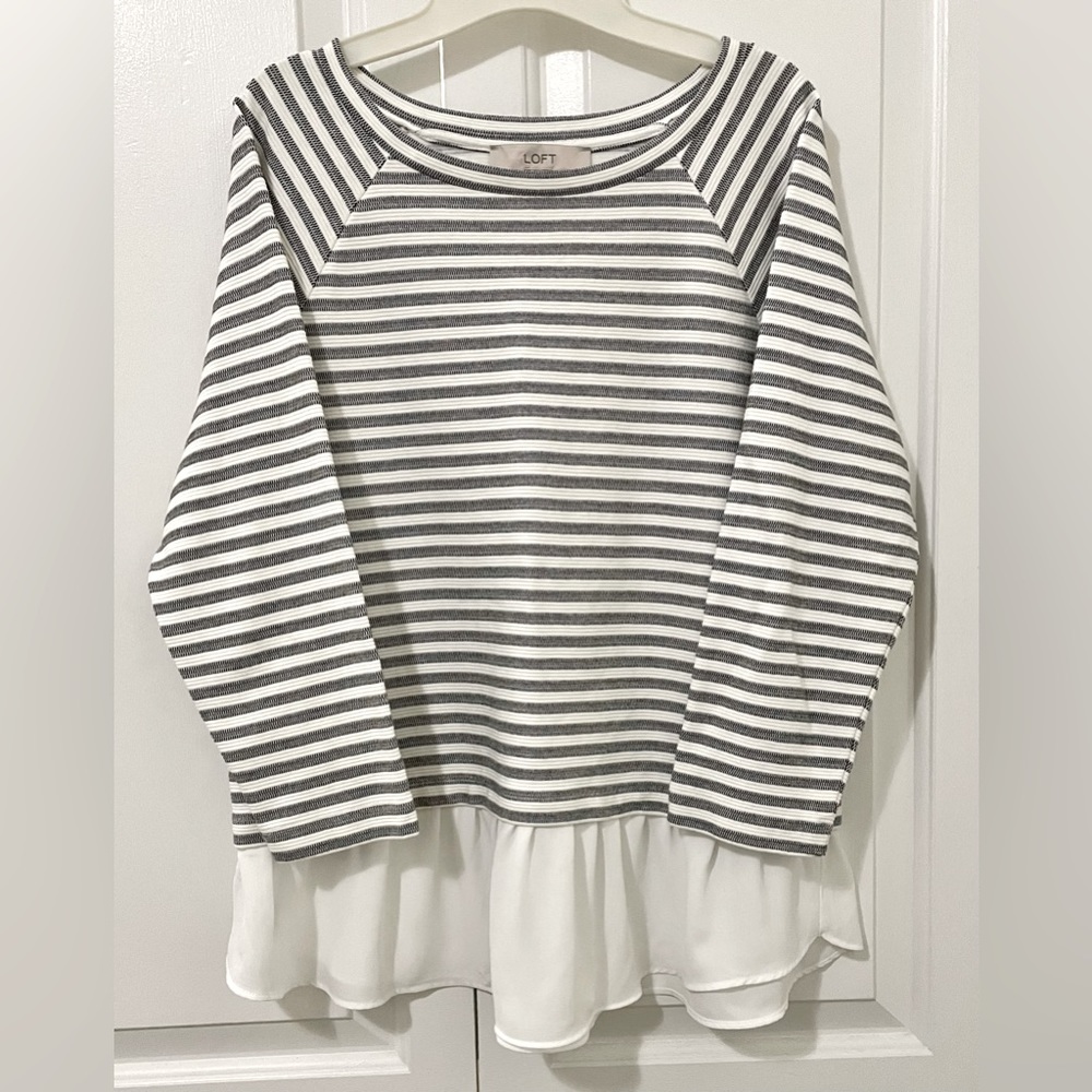 Ann Taylor LOFT Top M Black White Striped Peplum Shirt MEDIUM flowy 3/4 Sleeves